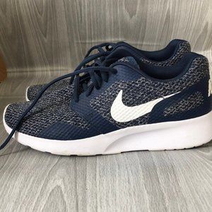 womens nikes size 8.5
